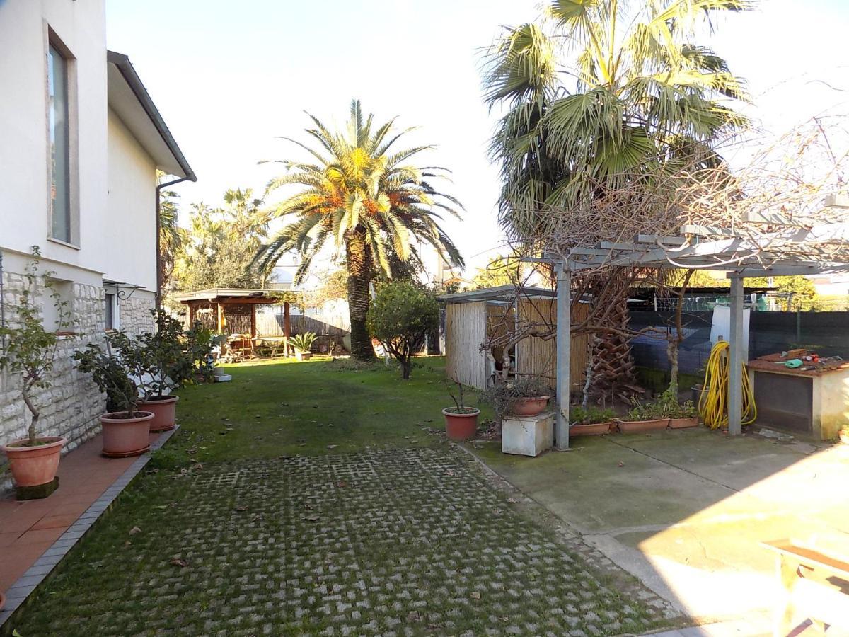Casa Nuccia Gentili David Apart otel Marina di Massa Dış mekan fotoğraf